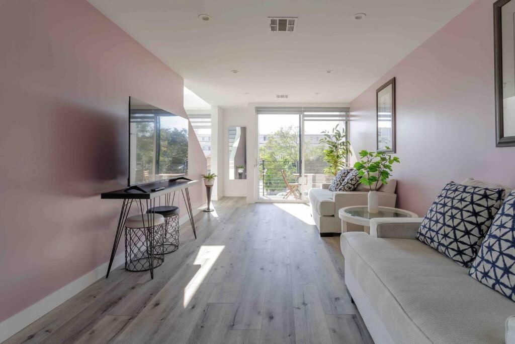 Stunning Hollywood Townhouse With Sunny Views Villa Los Angeles Dış mekan fotoğraf