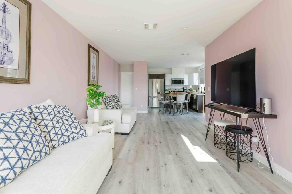 Stunning Hollywood Townhouse With Sunny Views Villa Los Angeles Dış mekan fotoğraf