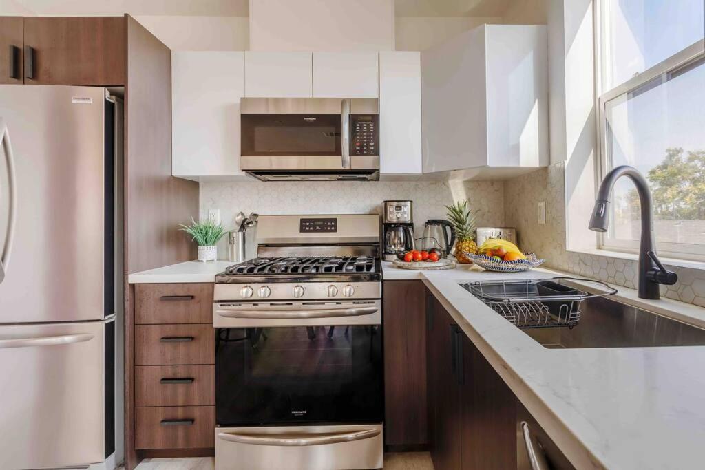Stunning Hollywood Townhouse With Sunny Views Villa Los Angeles Dış mekan fotoğraf