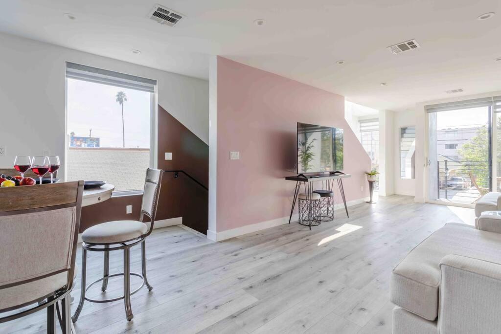 Stunning Hollywood Townhouse With Sunny Views Villa Los Angeles Dış mekan fotoğraf