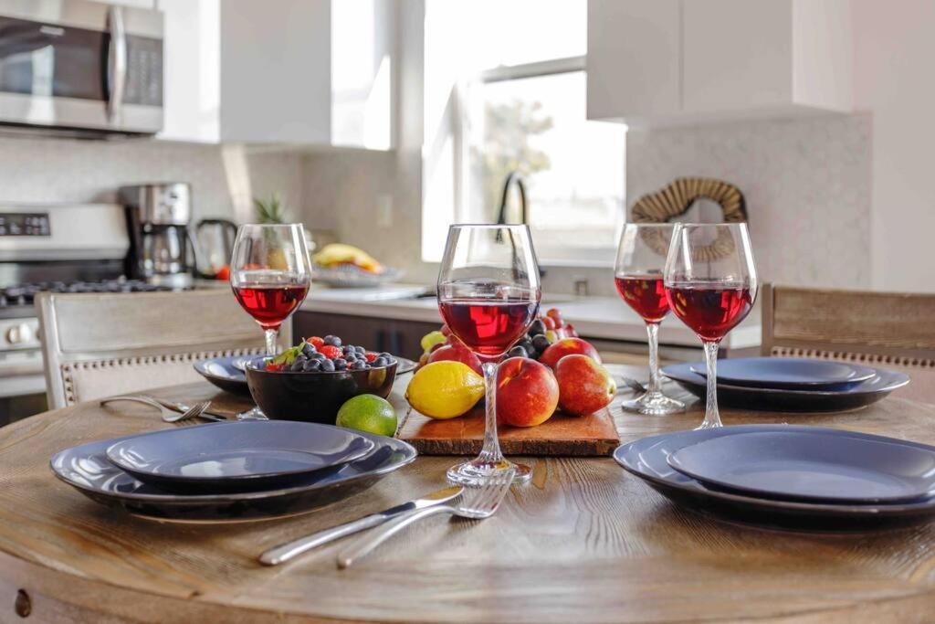 Stunning Hollywood Townhouse With Sunny Views Villa Los Angeles Dış mekan fotoğraf